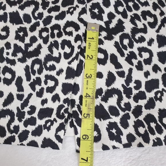 Ann Taylor Leopard Print Mini Skirt Size 6P - Picture 8 of 8
